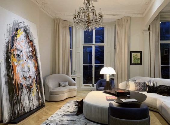 Hom Nguyen Paris, Singapour, Hong-Kong, London